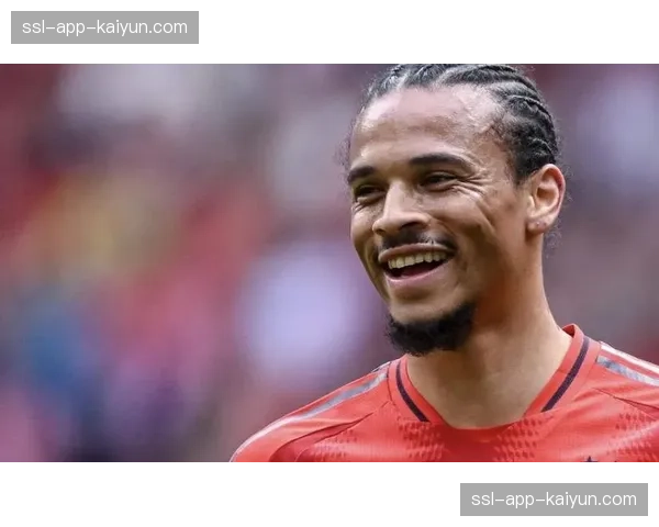 争议聚焦：拜仁对阵多特比赛中，萨内被侵犯后裁判未表示引发双方冲突