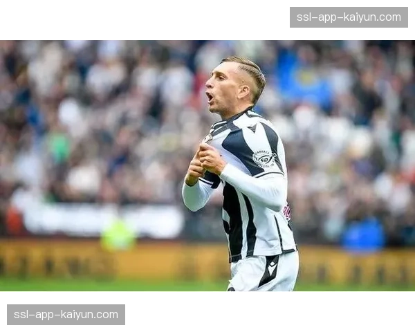 特写：乌迪内斯老将德乌洛费乌助攻后因伤被换下，泪洒赛场