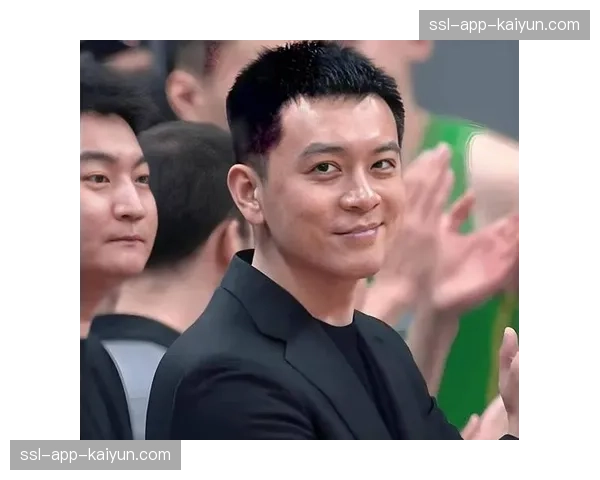 杨鸣赛前训练课强调防守轮转，透露将对浙江后卫线施压